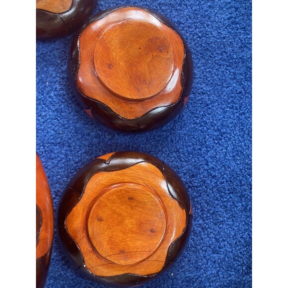 Vintage 14” Hand Carved 2 Tone Wooden Round Bowl with 6 Small Bowls Fish Etching - Picture 6 of 8